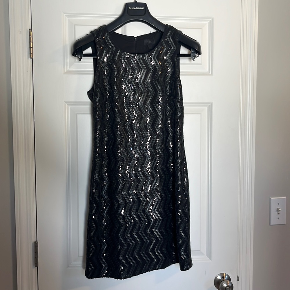 Banana Republic Monogram sequin shift dress - size, 6. Never been worn